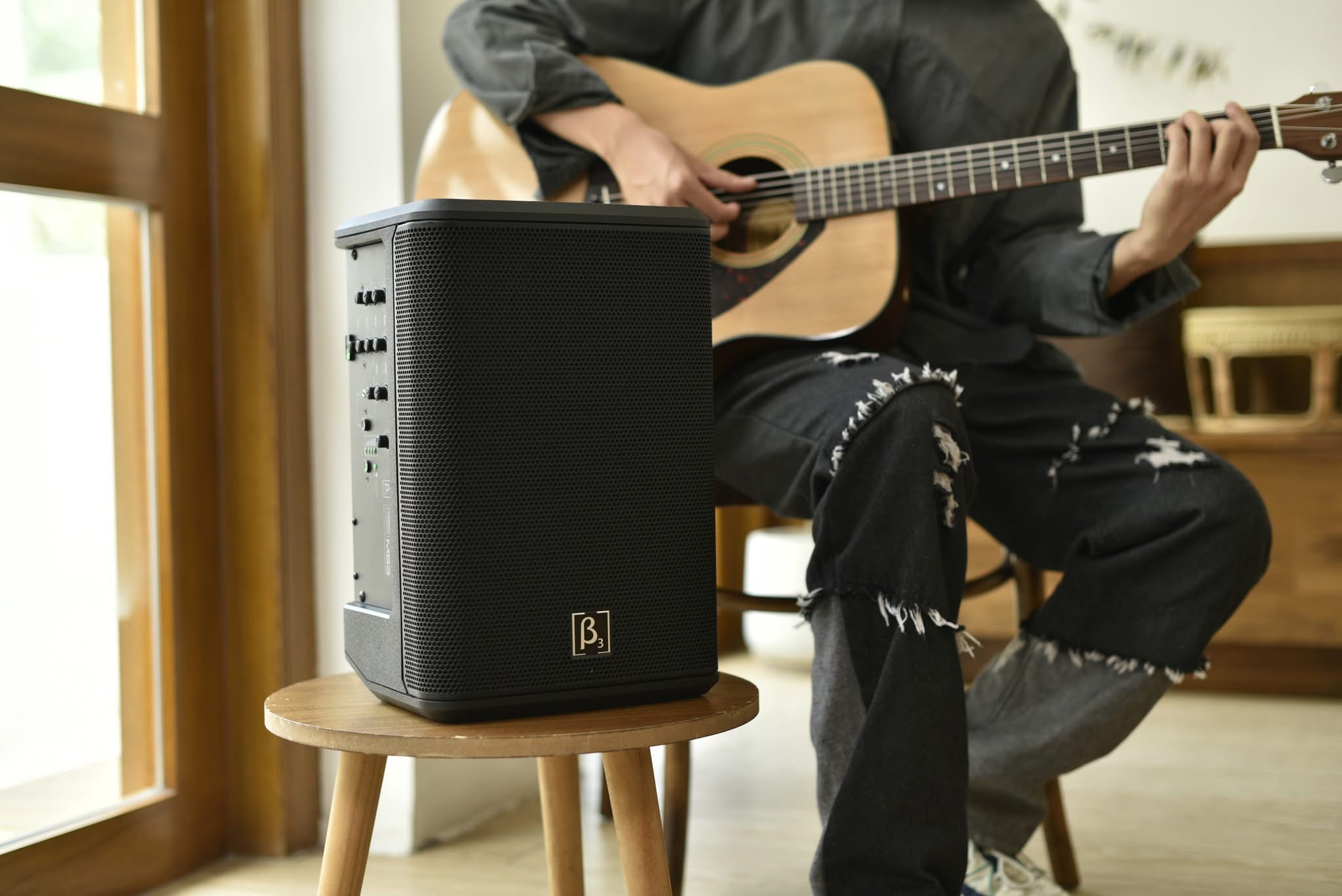 mb3-loa-bluetooth-di-dong-thong-minh-beta-three.jpg
